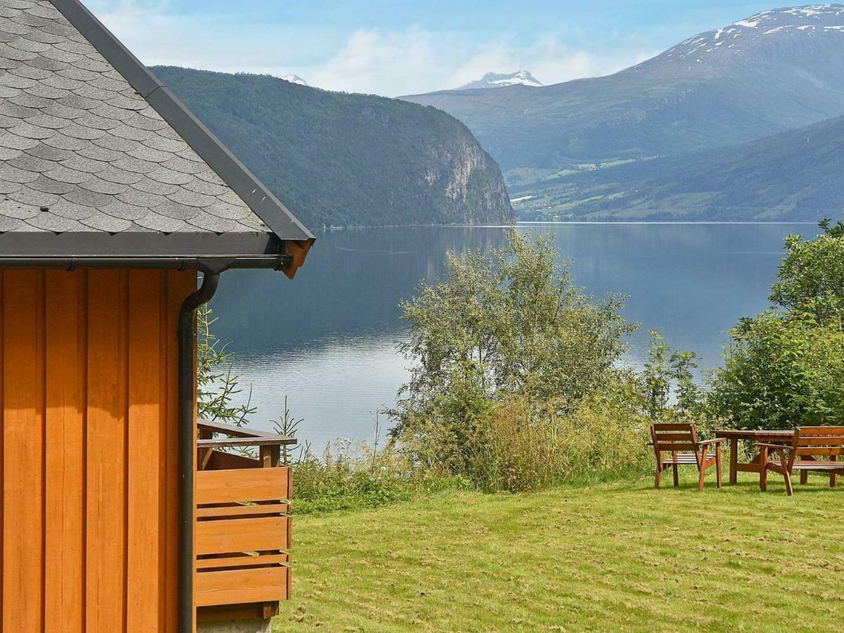 Three-Bedroom Holiday Home In Utvik 1 Reed Extérieur photo